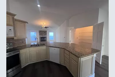 9224 Sunflower Dr, Tampa, FL 33647 - Photo 2