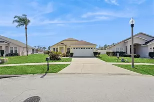 921 Oxford Dr, Davenport, FL 33897 - Photo 2