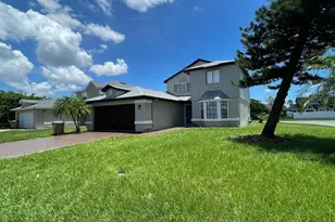 198 N Lake Ct, Kissimmee, FL 34743 - Photo 2