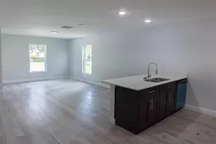 1725 Crystal Grove Dr, Lakeland, FL 33801 - Photo 2