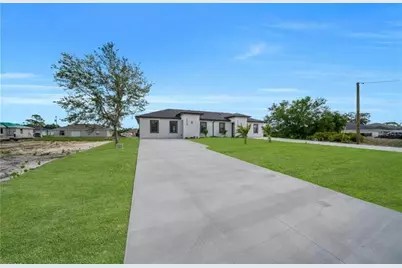 4646 Leonard Boulevard S #B, Lehigh Acres, FL 33973 - Photo 2