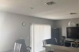 517 Maricopa Dr, Kissimmee, FL 34758 - Photo 2