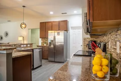 210 Las Fuentes Drive, Kissimmee, FL 34746 - Photo 10