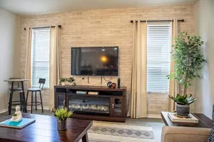 210 Las Fuentes Dr, Kissimmee, FL 34746 - Photo 48