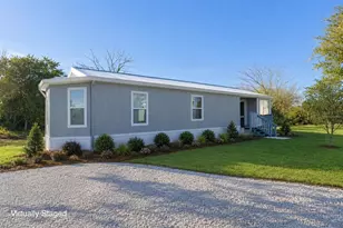 702 W Hillsboro St, Plant City, FL 33563 - Photo 1