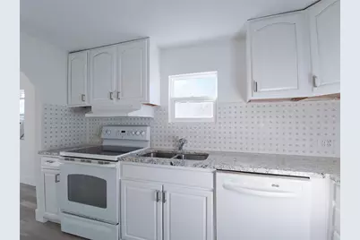 702 Hillsboro Street, Plant City, FL 33563 - Photo 6