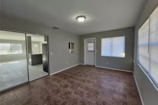 1621 17th St E, Bradenton, FL 34208 - Photo 8