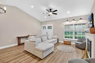 9054 Lincoln Rd, Saint Cloud, FL 34773 - Photo 4