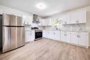 720 Swiss Dr, Lakeland, FL 33810 - Photo 8