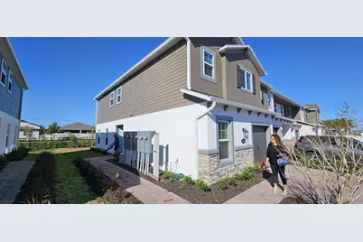 2878 Narcoossee Commons Way, Saint Cloud, FL 34771 - Photo 4