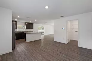 1136 Sea Pines Ct, Tavares, FL 32778 - Photo 4