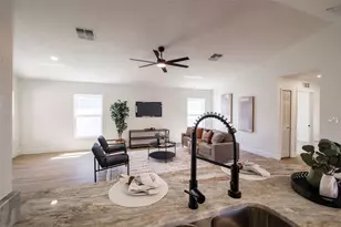 129 Cataldo Way, Groveland, FL 34736 - Photo 4