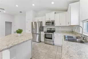 111 Krenson Bay Loop, Winter Haven, FL 33881 - Photo 4