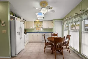 211 Glenwood Dr, Lake Wales, FL 33898 - Photo 12