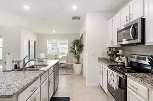 5395 Pine Lilly Dr, Saint Cloud, FL 34771 - Photo 4