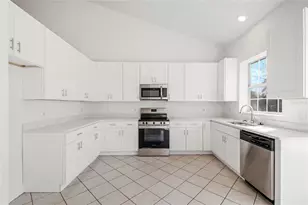 7000 Stonehedge Dr, Orlando, FL 32819 - Photo 16