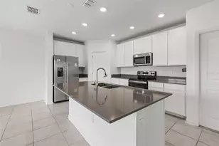 942 Jackson Ave, Davenport, FL 33837 - Photo 8