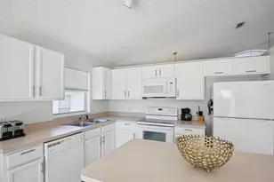 222 Lake Shore Pkwy, Davenport, FL 33896 - Photo 10