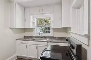 547 E Voorhis Ave, Deland, FL 32724 - Photo 10