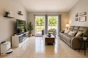 1927 Gamboge Dr, Orlando, FL 32822 - Photo 4