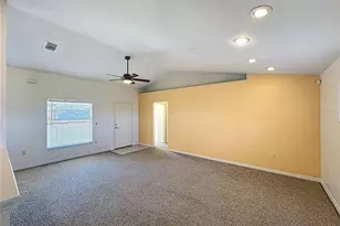 323 Fox Lake Dr, Lakeland, FL 33809 - Photo 6