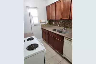 817 Sky Lake Circle #A, Orlando, FL 32809 - Photo 4