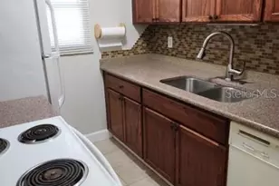 817 Sky Lake Cir, Orlando, FL 32809 - Photo 4