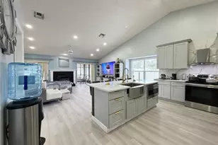 1029 Surge Ct, Orlando, FL 32828 - Photo 10