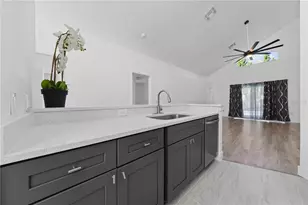 449 Majesty Dr, Davenport, FL 33837 - Photo 12