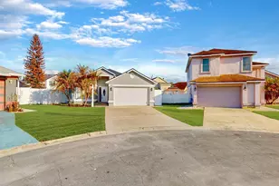 210 Coral Reef Cir, Kissimmee, FL 34743 - Photo 2