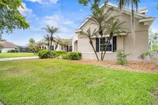 1752 Lee Janzen Dr, Kissimmee, FL 34744 - Photo 2