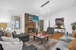 7 Escondido Cir, Altamonte Springs, FL 32701 - Photo 2