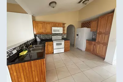 330 Baccarat Court, Kissimmee, FL 34759 - Photo 4