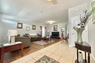 907 Hacienda Cir, Kissimmee, FL 34741 - Photo 2