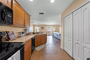 3924 Pemberly Pines Cir, Saint Cloud, FL 34769 - Photo 18