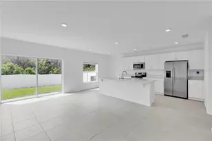 557 Pink Ibis Bnd, Saint Cloud, FL 34772 - Photo 4