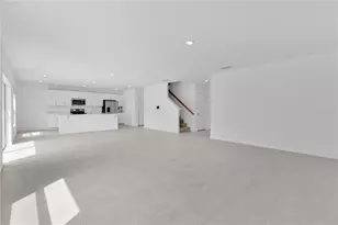 557 Pink Ibis Bnd, Saint Cloud, FL 34772 - Photo 2