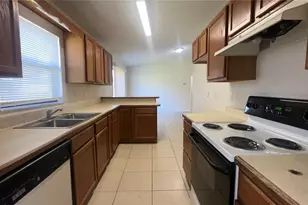 165 Toluca Dr, Kissimmee, FL 34743 - Photo 8