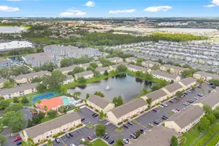 2855 Club Cortile Cir, Kissimmee, FL 34746 - Photo 32