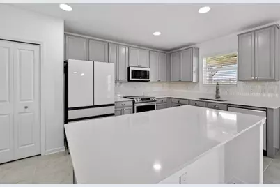 124 Pineywoods Street, Saint Cloud, FL 34771 - Photo 10