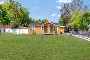 2017 Miller Blvd, Fruitland Park, FL 34731 - Photo 1