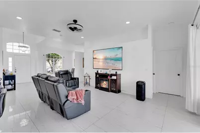 2654 Hawthorne Lane, Kissimmee, FL 34743 - Photo 6