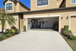 2438 N Seven Oaks Dr, Saint Cloud, FL 34772 - Photo 2