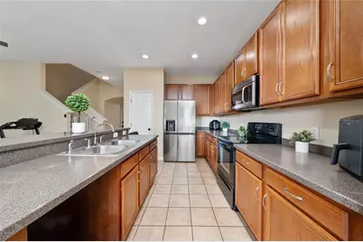 3008 Seaview Castle Drive, Kissimmee, FL 34746 - Photo 6