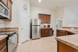 677 Seneca Trail, Saint Cloud, FL 34772 - Photo 10