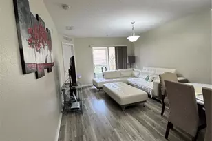 2720 Club Cortile Cir, Kissimmee, FL 34746 - Photo 8