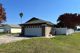123 Sunwood Ct, Kissimmee, FL 34743 - Photo 2