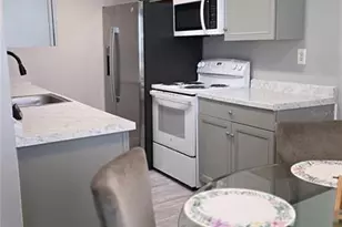 1006 Plantation Dr, Kissimmee, FL 34741 - Photo 4