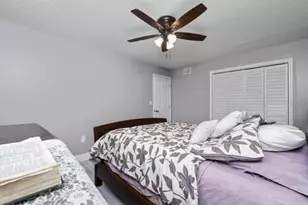 1006 Plantation Dr, Kissimmee, FL 34741 - Photo 8