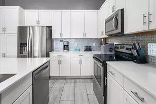 8013 Oak Shadow Ct, Davenport, FL 33837 - Photo 8